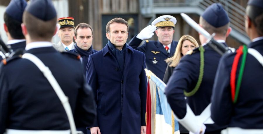 Macron promet 400 milliards de plus pour les armées