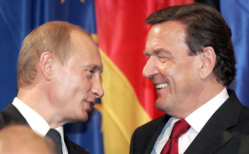 L'ex-chancelier Schröder paie ses liens avec Poutine