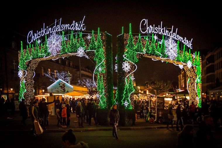 Marché de Noël: traditions alsaciennes et affluence attendue à Strasbourg