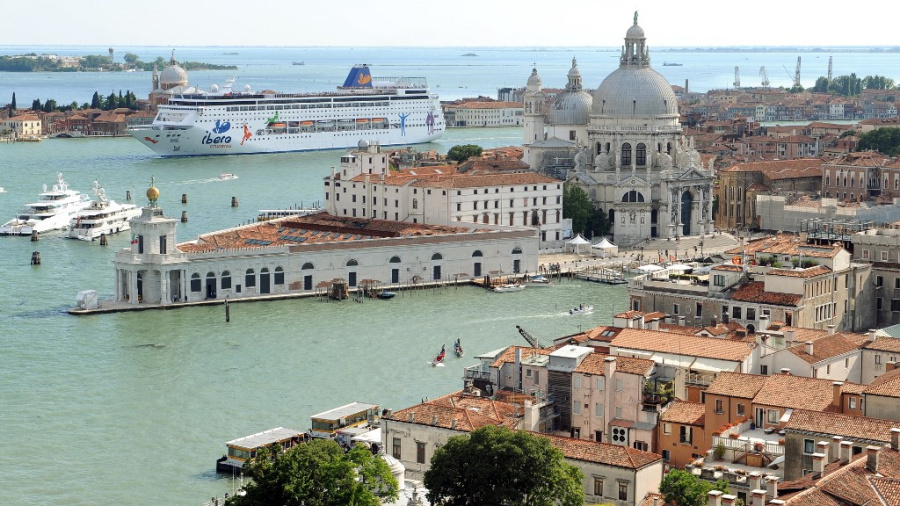 Le tourisme mondial devrait perdre 2000 milliards de dollars en 2021