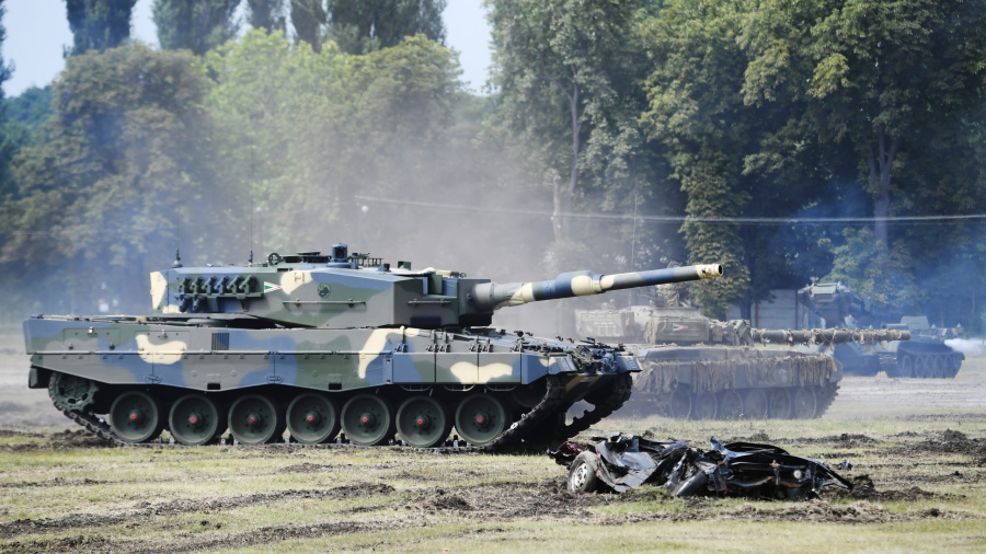 Varsovie envisage de livrer à Kiev des chars Leopard