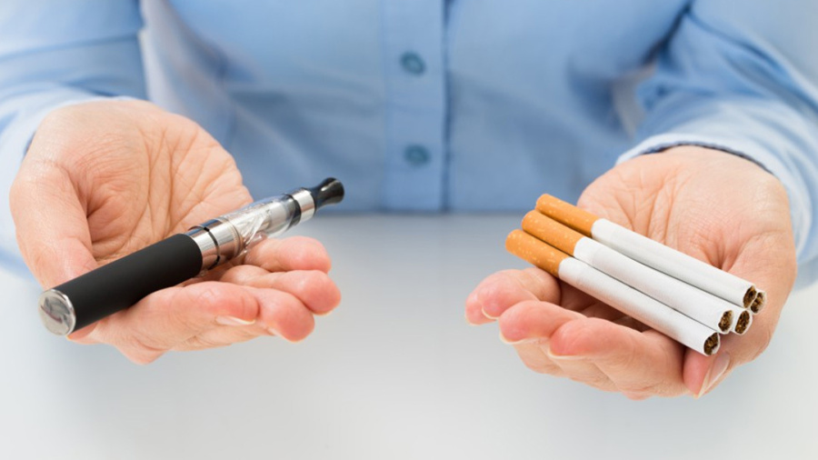 La cigarette électronique, aide ou danger? Le débat ressurgit