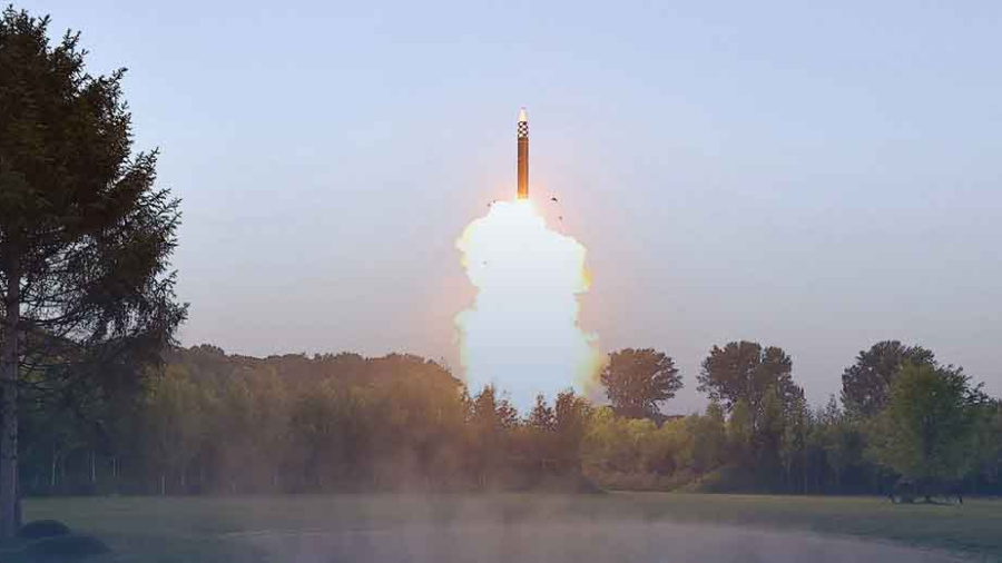 La Corée du Nord dit avoir réussi un tir de missile à têtes multiples