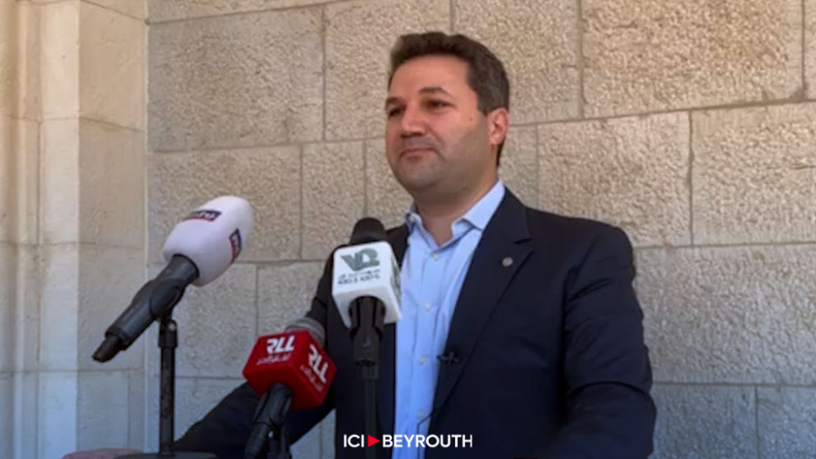 Décorations présidentielles:  Gemayel tire à boulets rouges sur Aoun