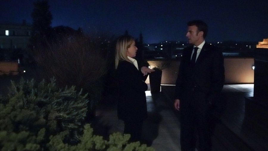 Rencontre «vigilante» entre Macron et Meloni