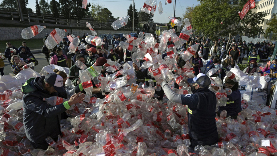 Les déchets plastiques bientôt digérés par des vers