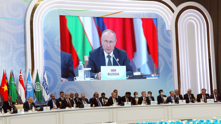 Poutine se félicite de son action en Ukraine