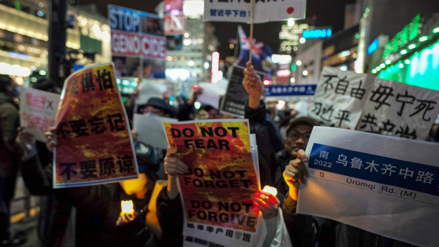 Face aux manifestations, la Chine lâche du lest