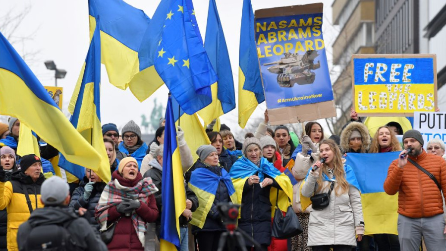 Ukraine: Berlin donne son feu vert à l'envoi des chars \