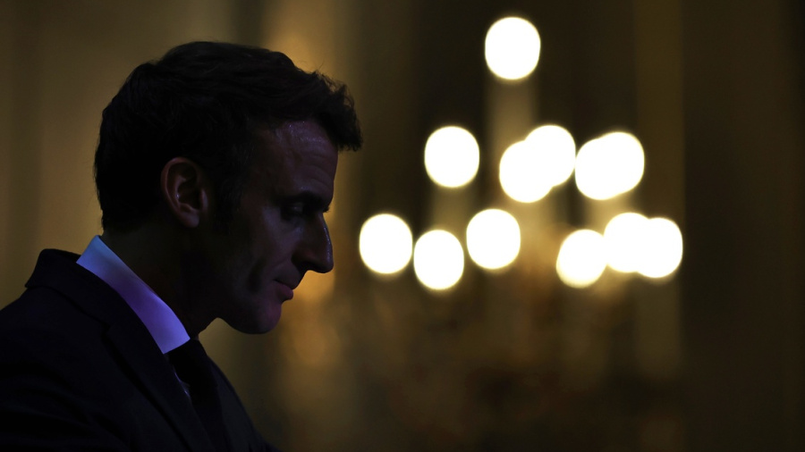 Macron salue le combat de la «martyre» Mahsa Amini
