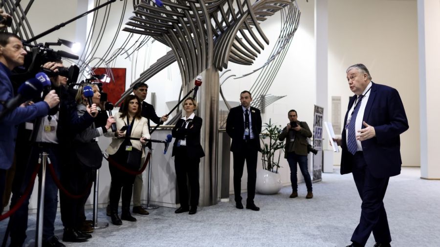 Au Parlement européen, les interpellations se multiplient