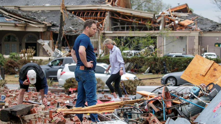 Au moins 18 morts dans des tornades aux Etats-Unis