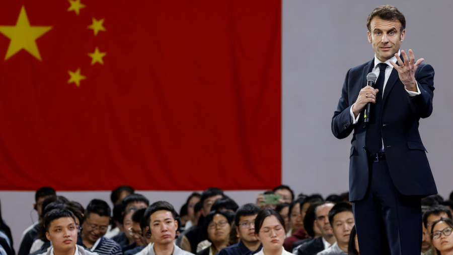 Macron à Canton pour rencontrer des étudiants