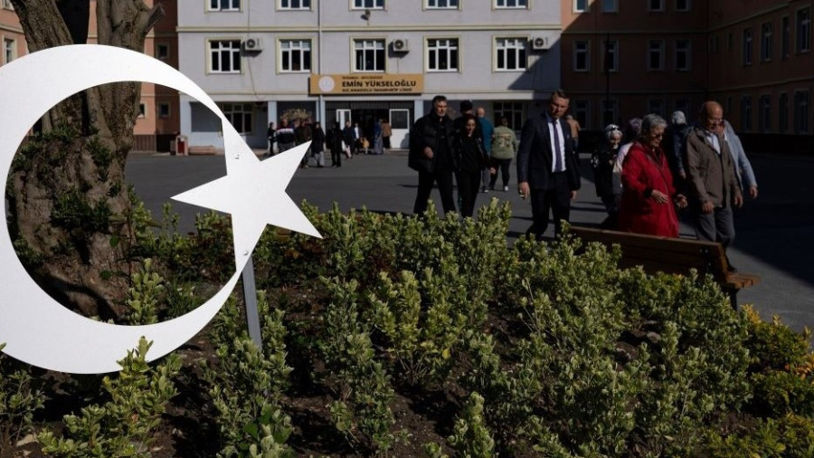 La Turquie vote pour choisir entre deux mondes