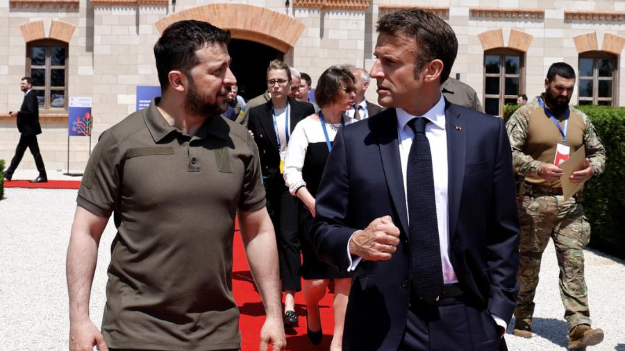 Face à Poutine, l'Europe et Zelensky en Moldavie