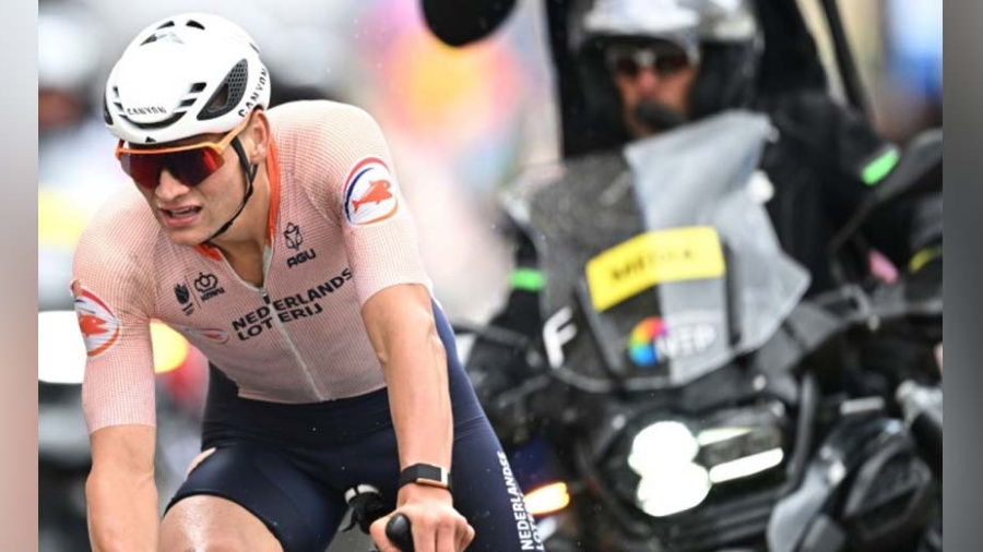 Van der Poel sacré champion du monde de cyclisme sur route
