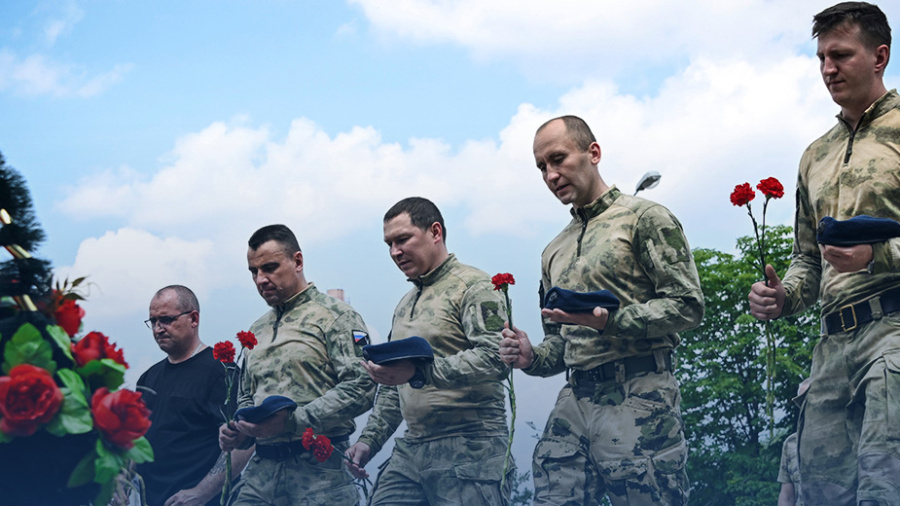 Des médias affirment avoir identifié plus de 66.000 soldats russes tués en Ukraine