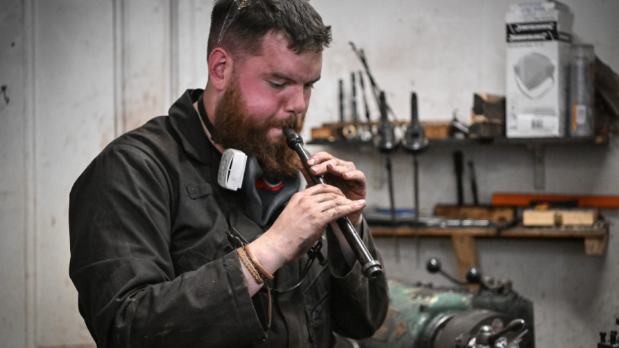 Les derniers artisans écossais préservent la cornemuse faite main