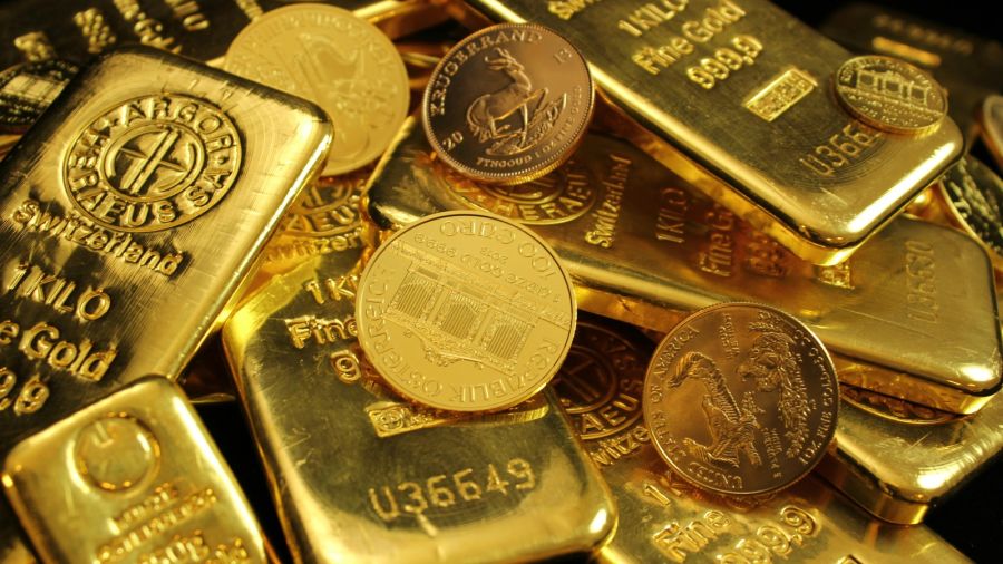 Record de l'or à plus de 3.300 dollars, repli du dollar