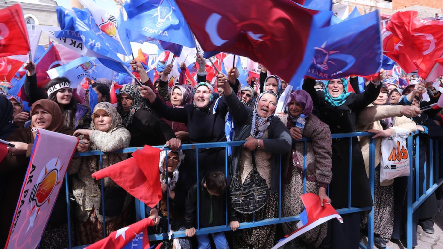 Port du voile: dernière lubie d'Erdogan pour gagner aux élections