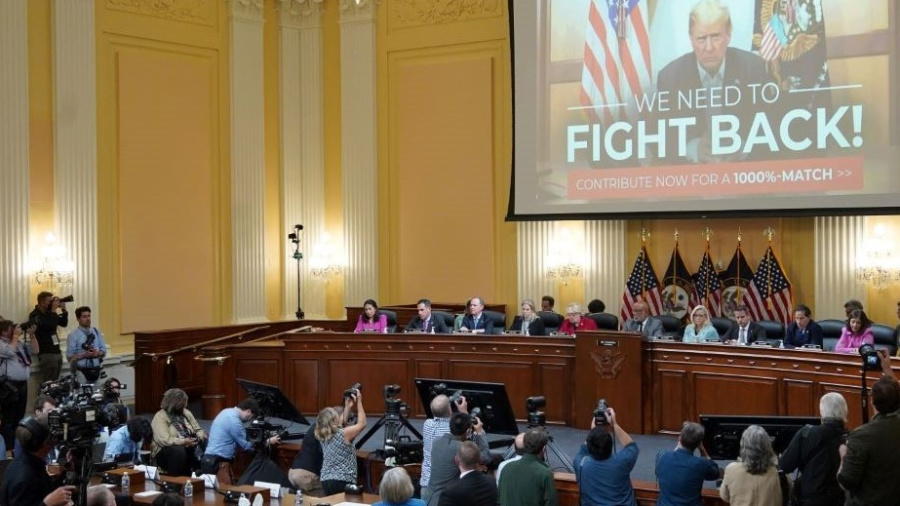 Enquête du Capitole: plein de goudrons et de plumes pour Trump
