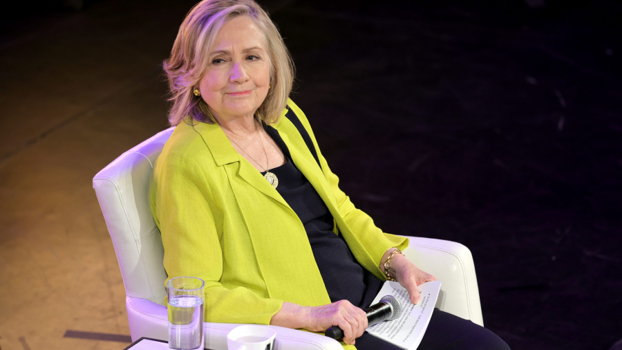 Hillary Clinton soutient Sanna Marin: «Continue de danser»