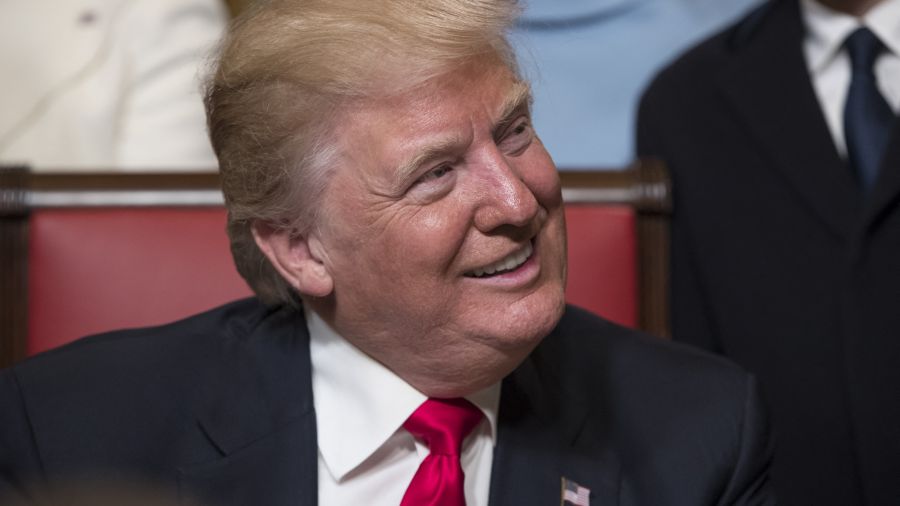 Trump fixe au 12 mars l'application des nouveaux droits de douane sur l'acier et l'aluminium