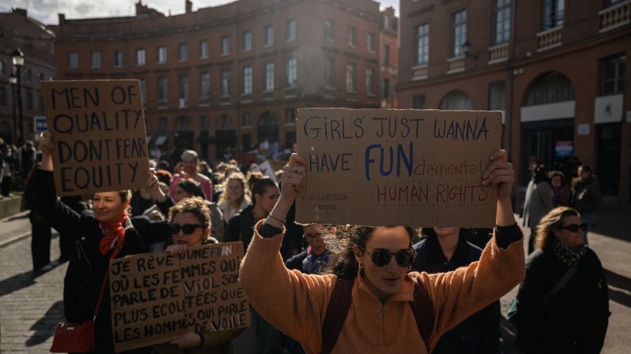 8 Mars: dans le monde, des femmes mobilisées contre les inégalités et la montée du \