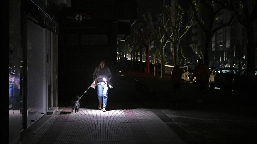 En Espagne, le gouvernement et la justice vont enquêter sur les causes de la méga-coupure de lundi