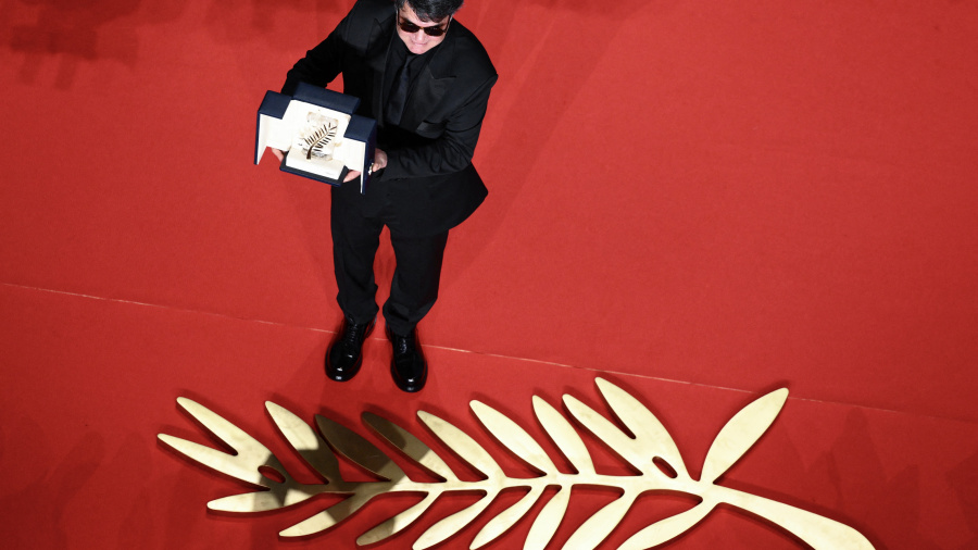 Palme d’or: retour sans encombre à Téhéran pour Panahi, acclamé par ses soutiens
