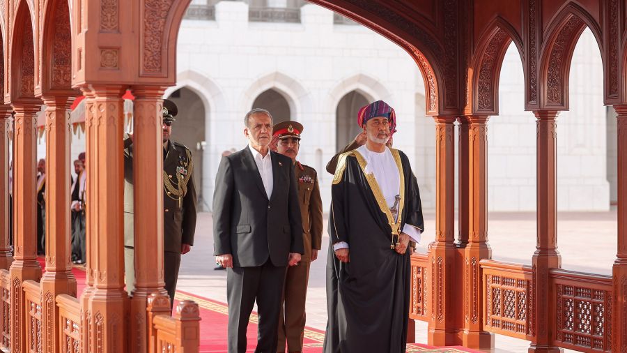 Le président iranien à Oman, pays médiateur entre Téhéran et Washington