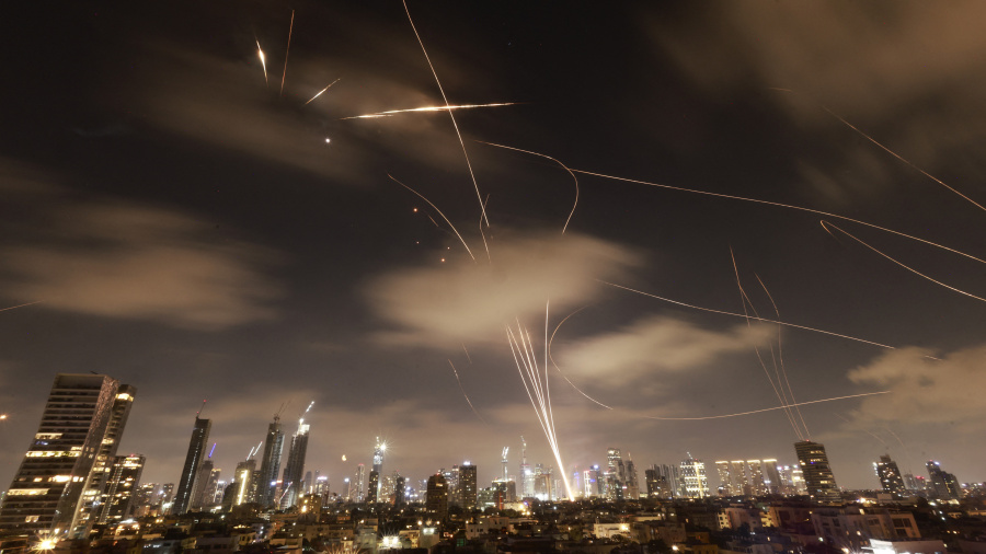 Jour 6 : Israël frappe des sites clés en Iran, Téhéran réplique avec des missiles hypersoniques