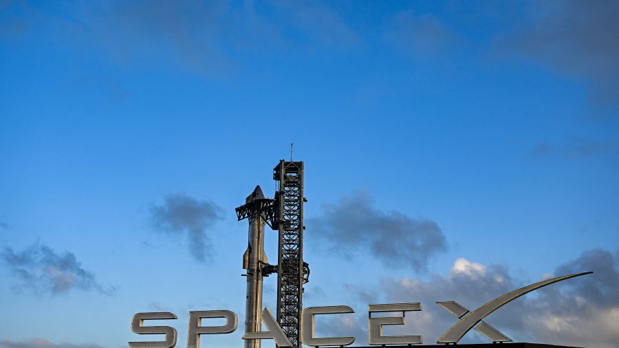 SpaceX absorbe xAI au moment où Elon Musk cherche des milliards pour ses ambitions spatiales