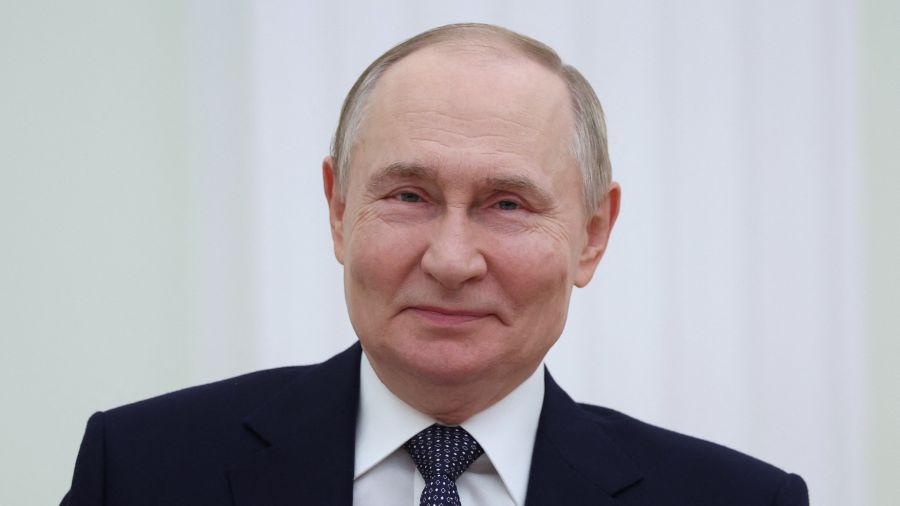 Poutine dit observer «la militarisation de l'Europe», promet une «réponse aux menaces»