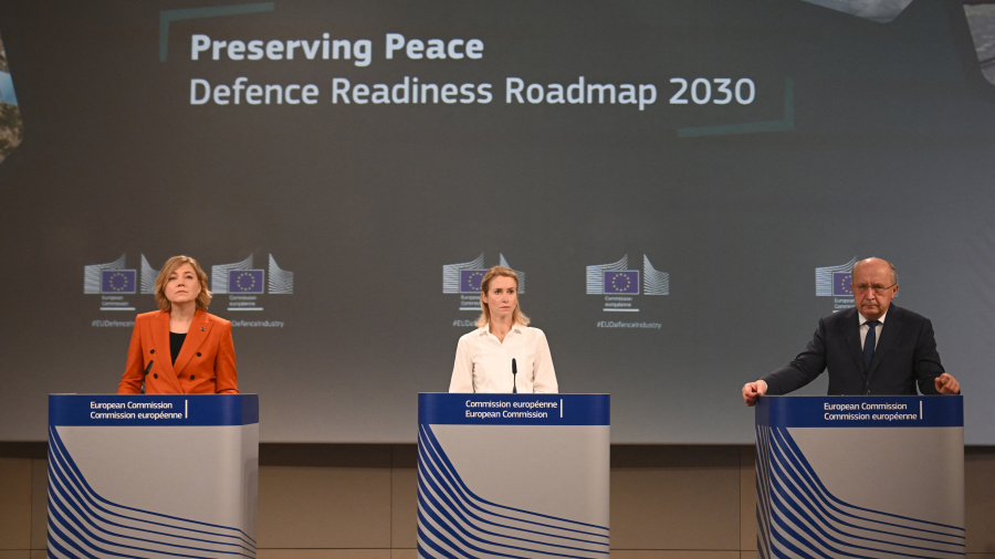 Face à la Russie, l'UE défend son projet de «mur» antidrones