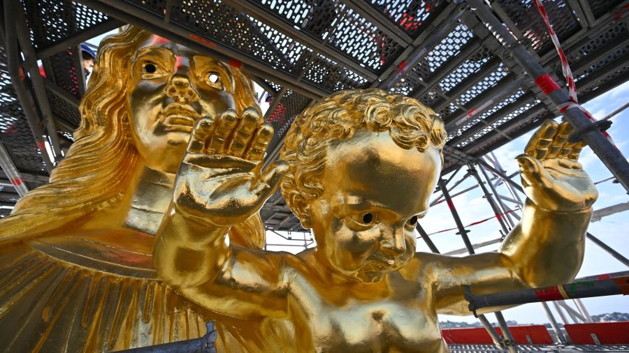 Notre-Dame de la Garde: la couronne de la Vierge restaurée et réinstallée