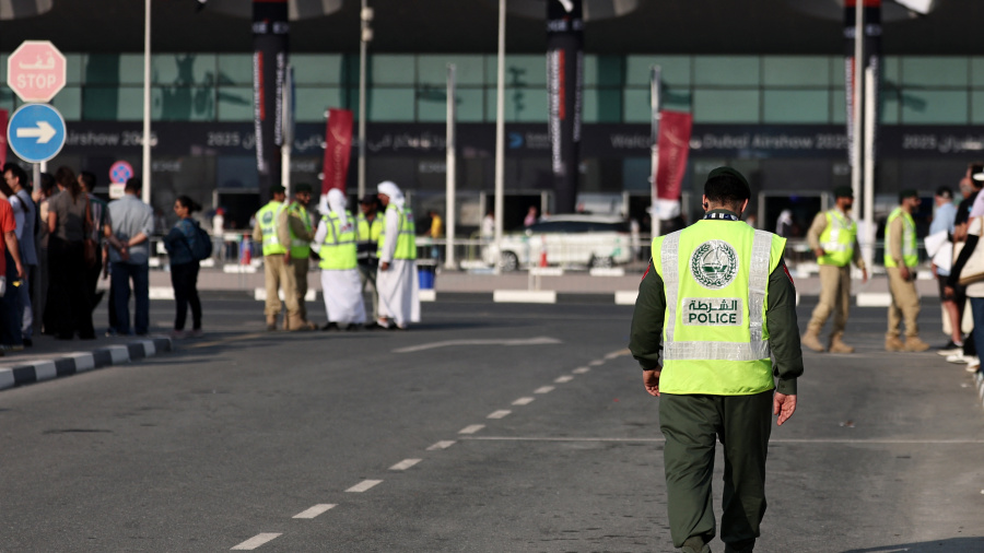 Crash d'un avion de chasse indien au salon aéronautique de Dubaï, le pilote tué