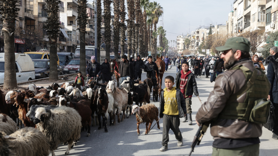 Syrie: le gouvernement et les Kurdes s’affrontent à Alep, les civils pris au piège
