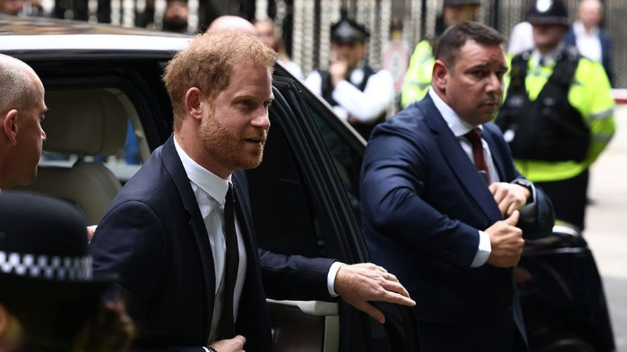 Interview-choc: le prince Harry s'épanche, la Couronne s'agace
