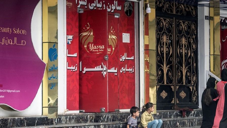 Les Talibans ferment les salons de beauté