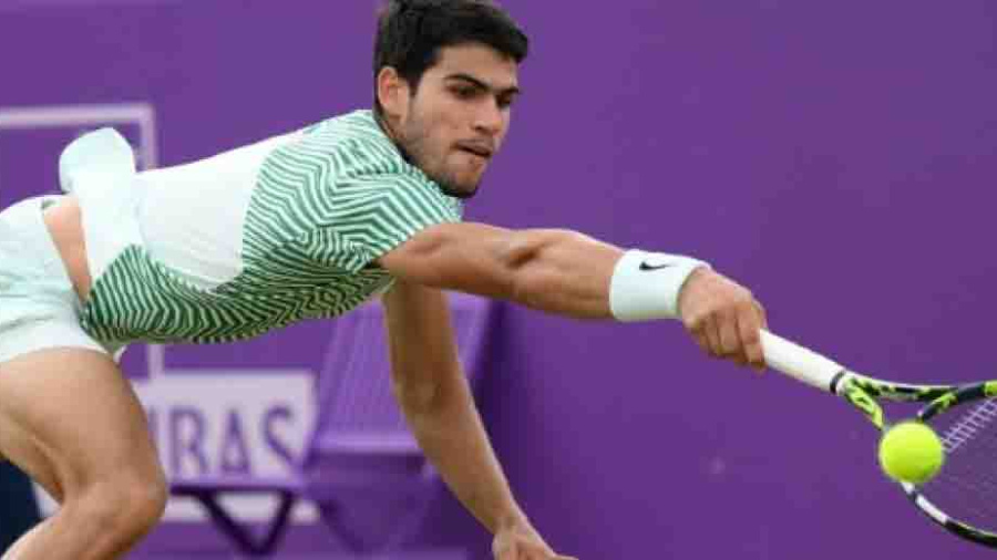 Tennis: Alcaraz trouve ses marques au Queen's