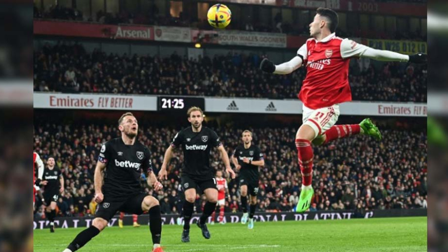 Arsenal renversant, Newcastle emballant