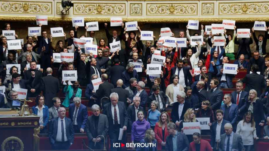 Loi immigration: Tensions devant les lycées parisiens