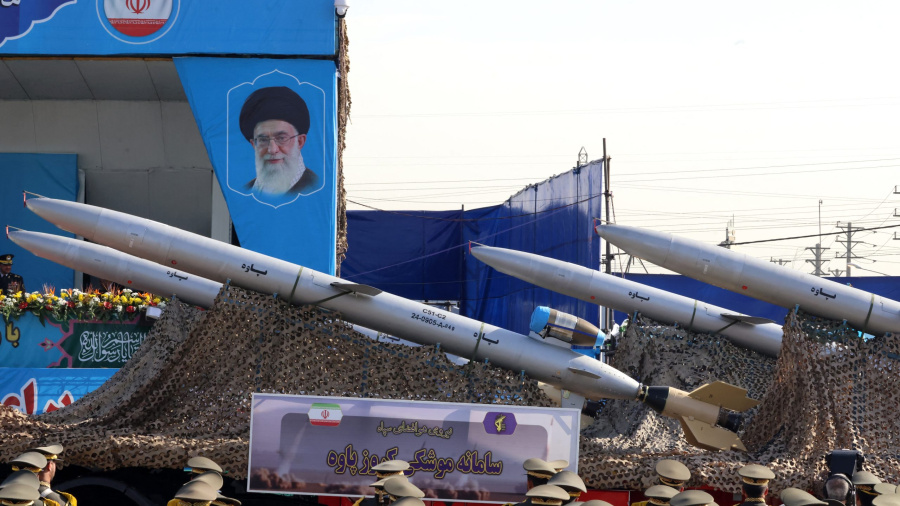 L'Iran présente un nouveau missile et un drone d'attaque