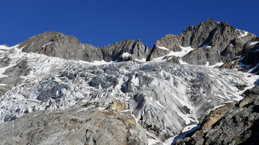 Sur les sommets du mont Kenya, la fin des glaciers