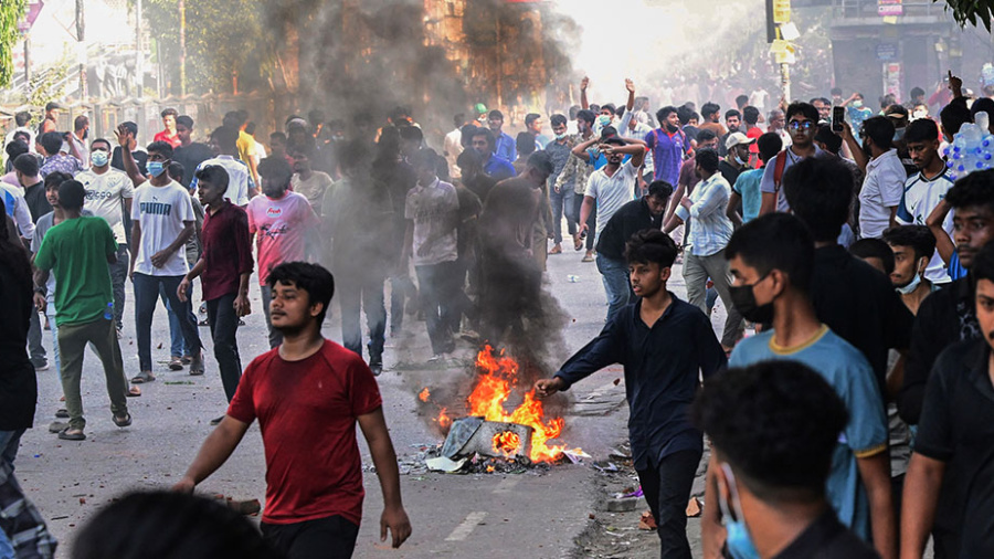 Manifestations au Bangladesh: incendie à la télévision d'État