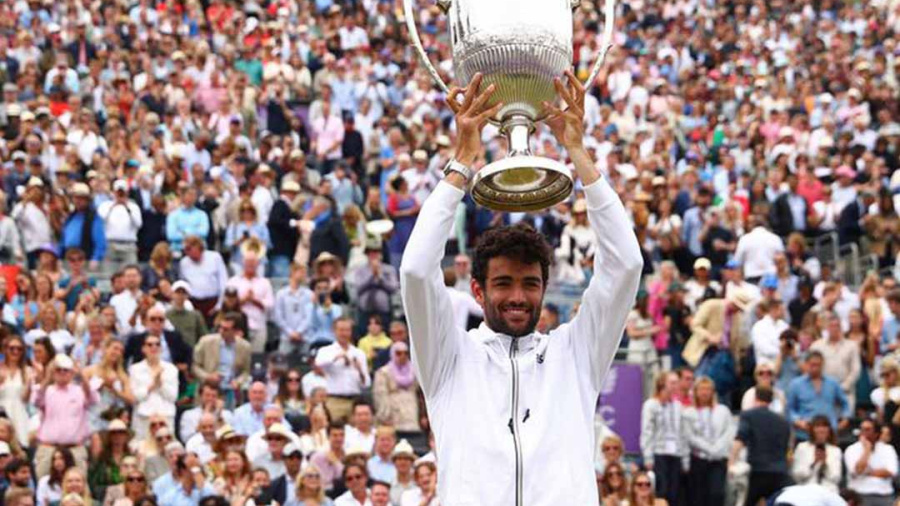 Berrettini conserve sa couronne au Queen's