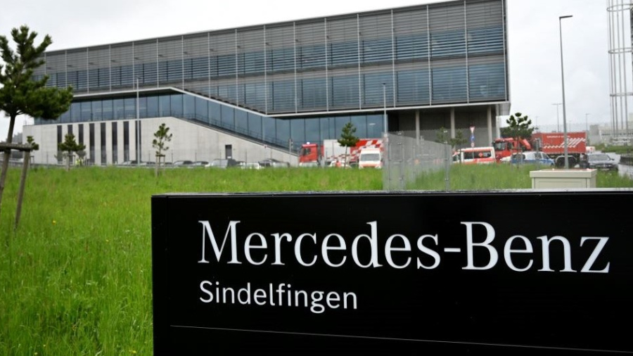 Allemagne: deux morts lors d'une fusillade dans une usine Mercedes