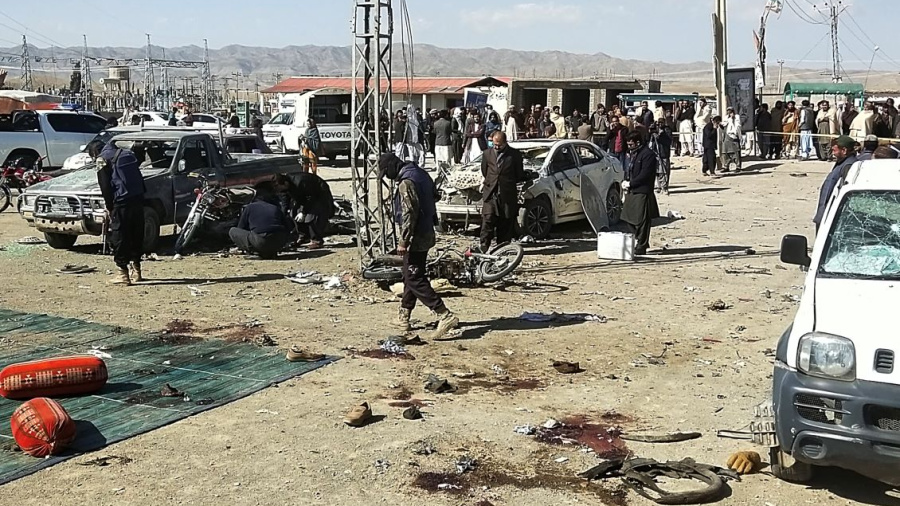 Double explosion mortelle au Pakistan à la veille des législatives