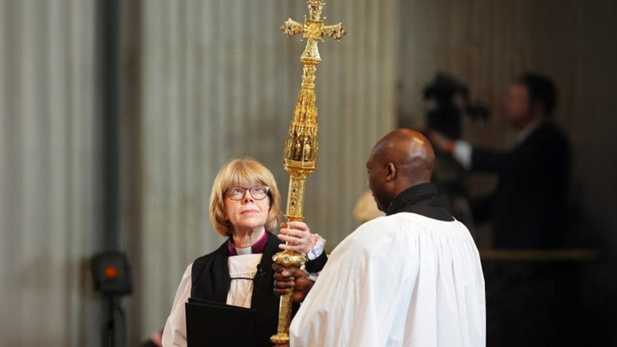 Sarah Mullally confirmée comme archevêque de Canterbury